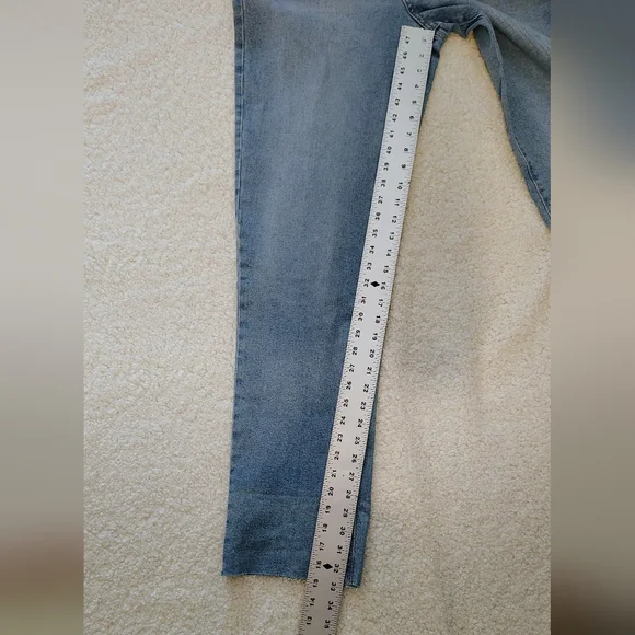 DKNY High-Rise Classic Straight-Leg Raw-Hem Jeans. Size 14/32 - Picture 10 of 11